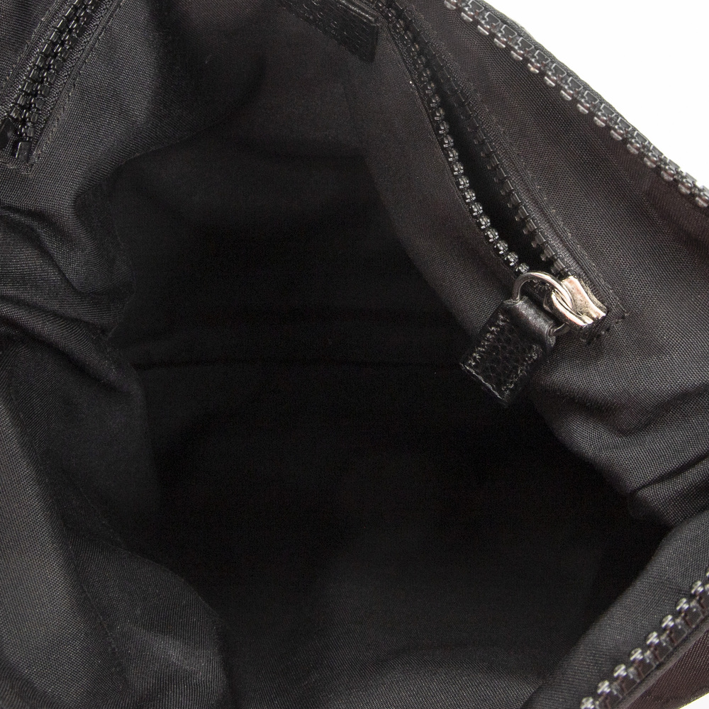 Gucci Messenger Crossbody - Picture 9 of 10